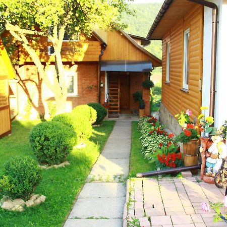 У Андрія Hotel Yaremche Eksteriør billede