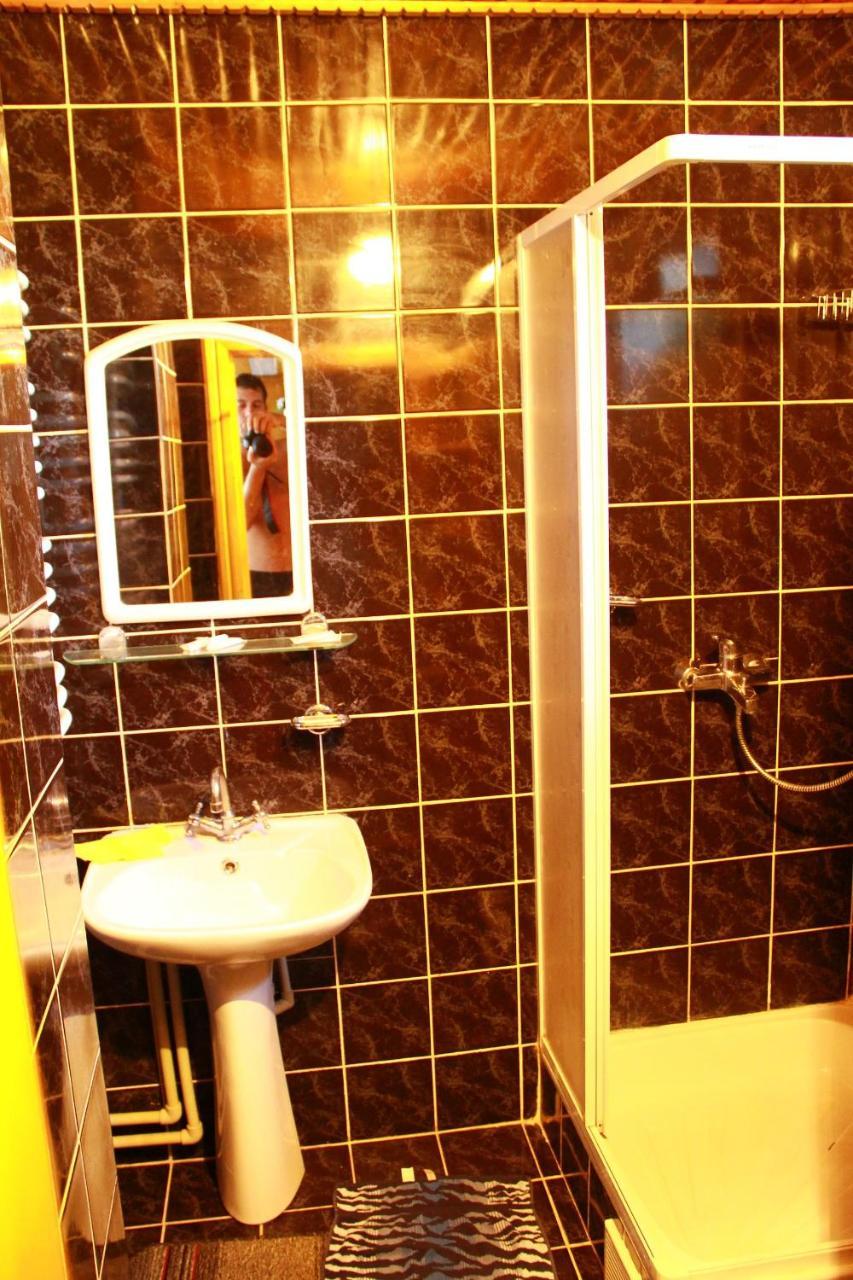 У Андрія Hotel Yaremche Eksteriør billede